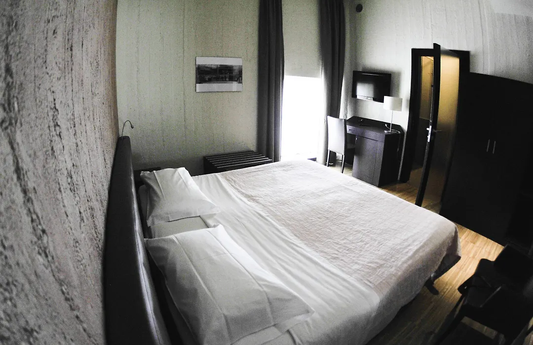 Ekk Hotel-1